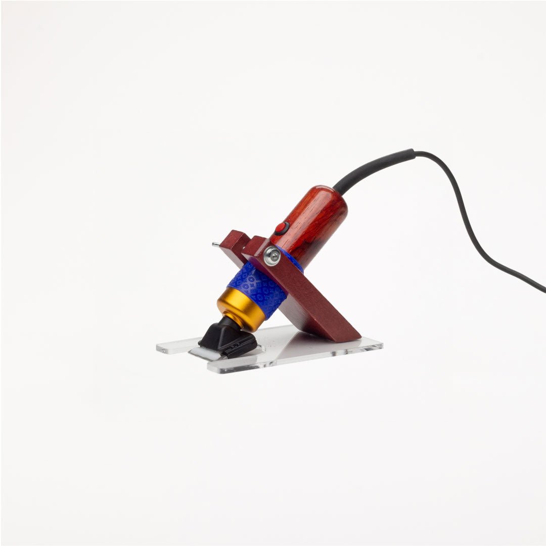 Rug shaver with a standard guide attachments – tool for finishing and carving tufted rugs